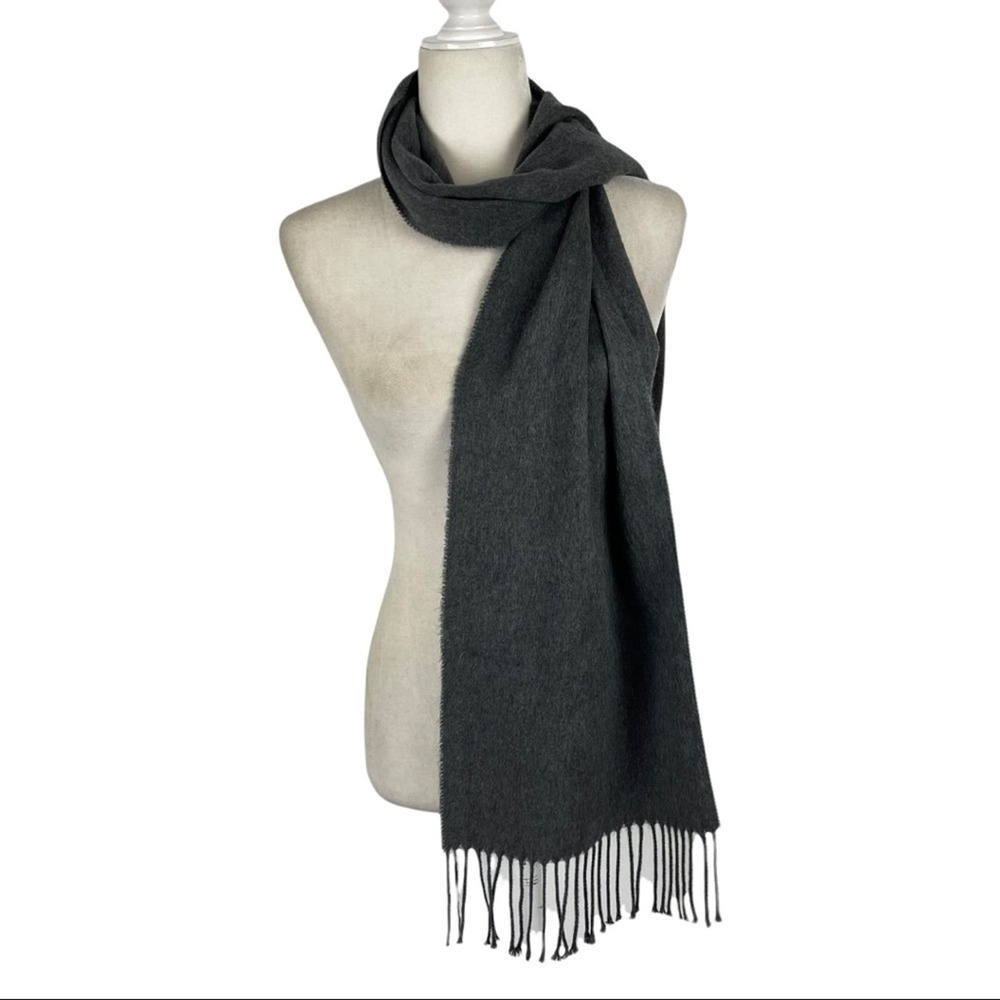 NWT Wilson Leather Black Rivet Made in Italy Gray Fringe Scarf